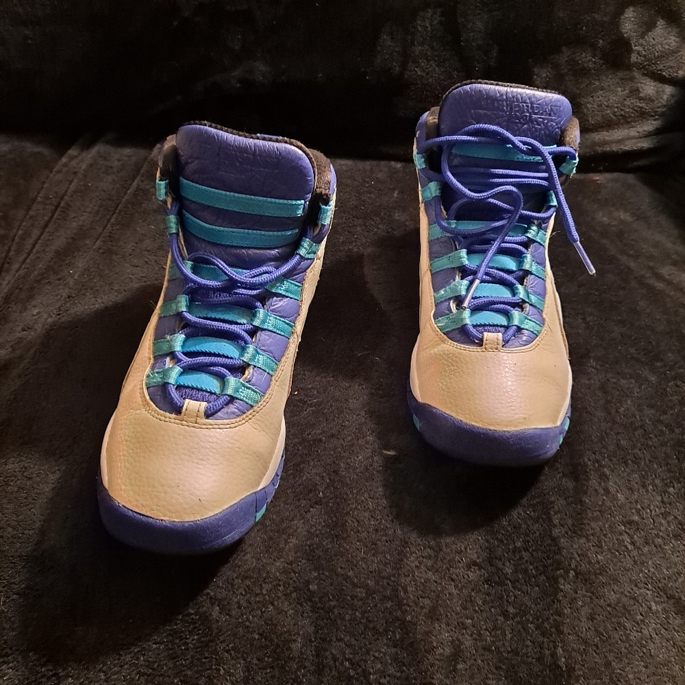 Air Jordan 10 Retro Charlotte Hornets Sneakers